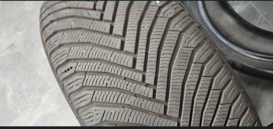 Opony zimowe Michelin Alpin7  rozmiar 215/55 R17 - 2 sezonowe: zdjecie 99284577