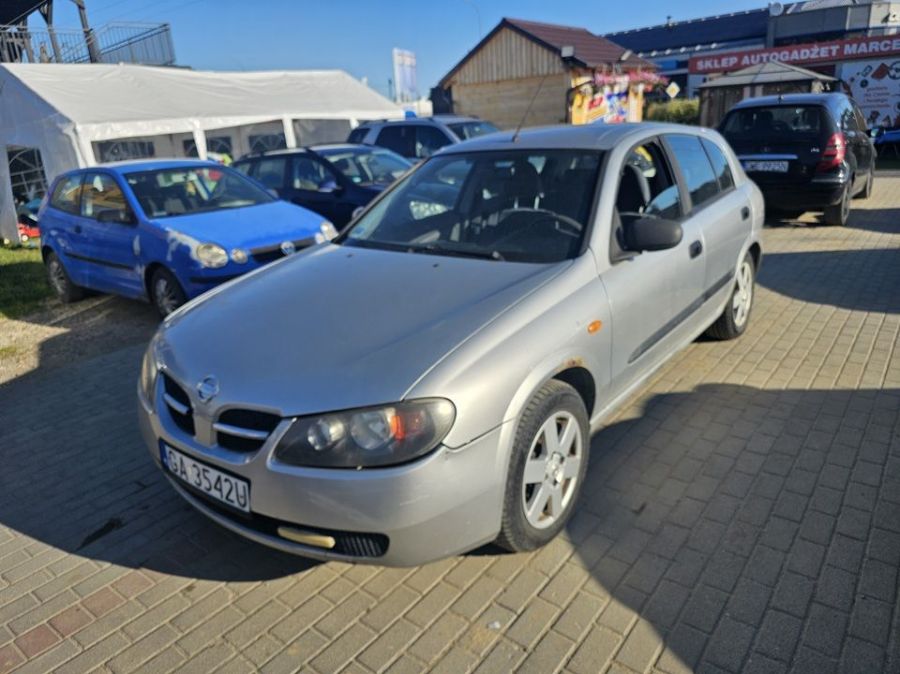 Nissan Almera