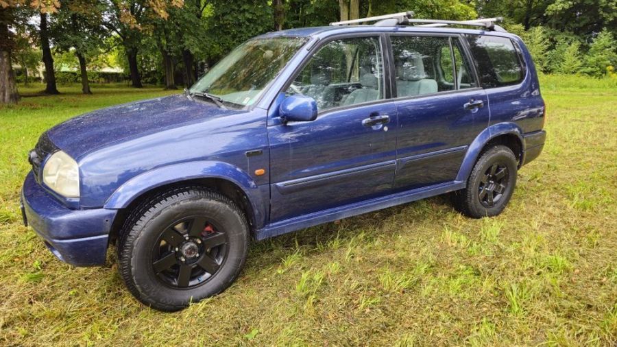 Suzuki XL7