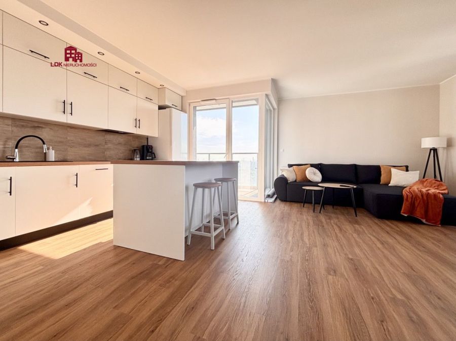 Apartament 93m2 4 pokoje na 16 piętrze