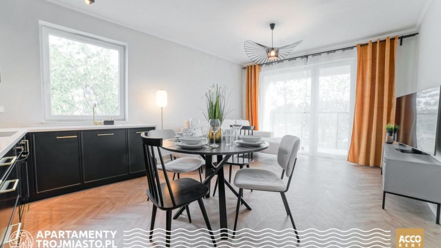 Gdańsk Oliwa–balkon, 2 miejsca postojowe
