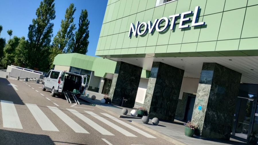 Transport osób niepełnosprawnych na wózkach, transfery lotniskowe: zdjecie 99340855
