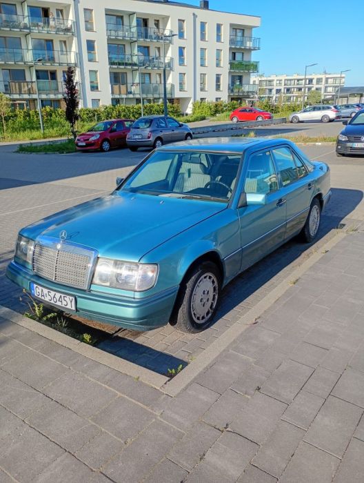 Mercedes-Benz W124