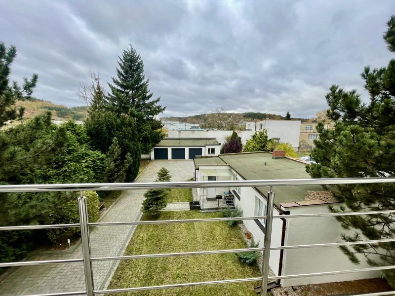 Dom z 3 mieszkaniami oraz 3 garażami, pow. 380 m2: zdjecie 99350640