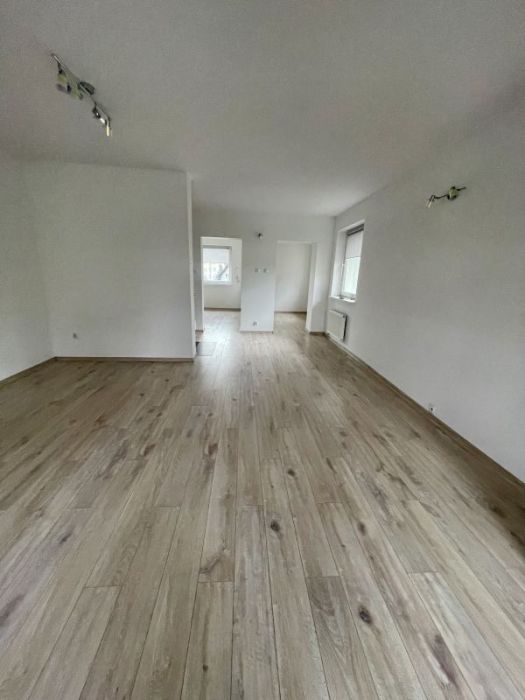 Dom z 3 mieszkaniami oraz 3 garażami, pow. 380 m2: zdjecie 99350641