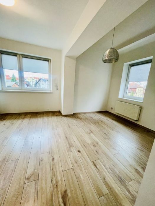 Dom z 3 mieszkaniami oraz 3 garażami, pow. 380 m2: zdjecie 99350644