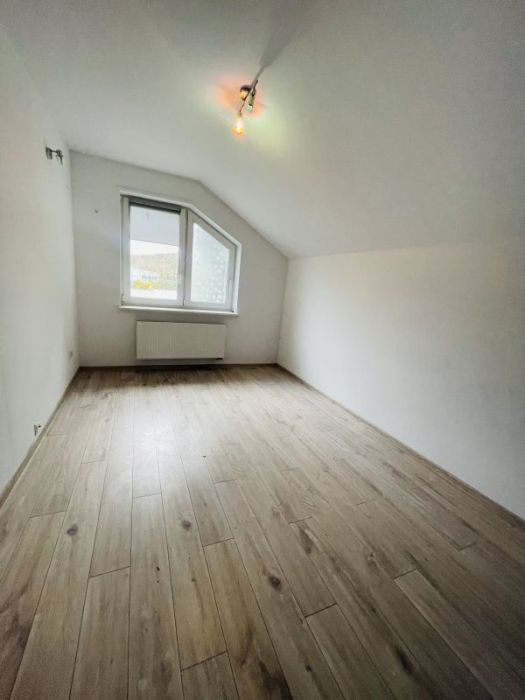 Dom z 3 mieszkaniami oraz 3 garażami, pow. 380 m2: zdjecie 99350647