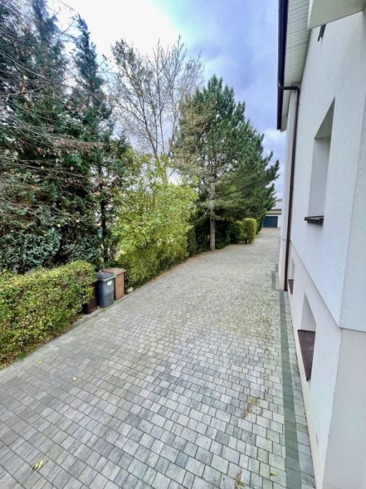 Dom z 3 mieszkaniami oraz 3 garażami, pow. 380 m2: zdjecie 99350649