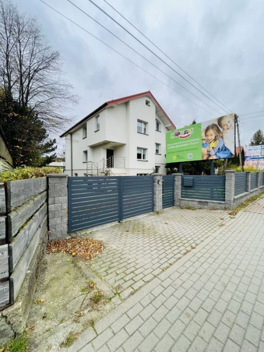 Dom z 3 mieszkaniami oraz 3 garażami, pow. 380 m2: zdjecie 99350632