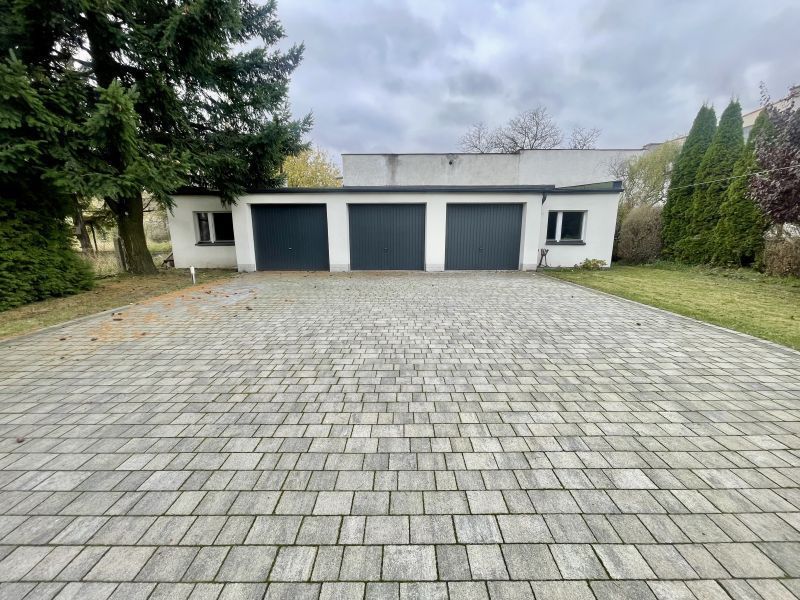Dom z 3 mieszkaniami oraz 3 garażami, pow. 380 m2: zdjecie 99350633