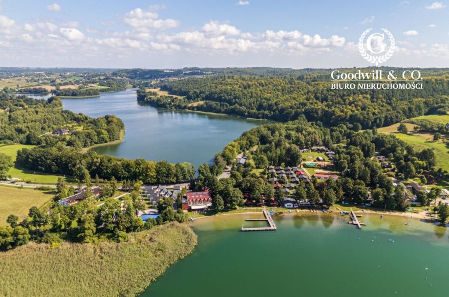 Ośrodek wypoczynkowy z własna linią brzegową!