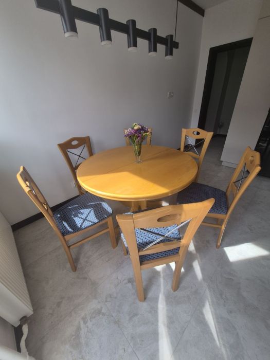 Drewniany stół i krzesła do jadalni: zdjecie 99373600