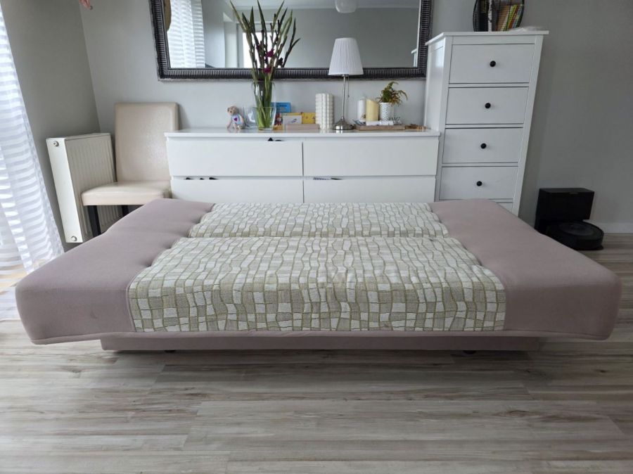 Wersalka rozkładana z pojemnikiem na pościel / sofa  mało używana: zdjecie 99375302