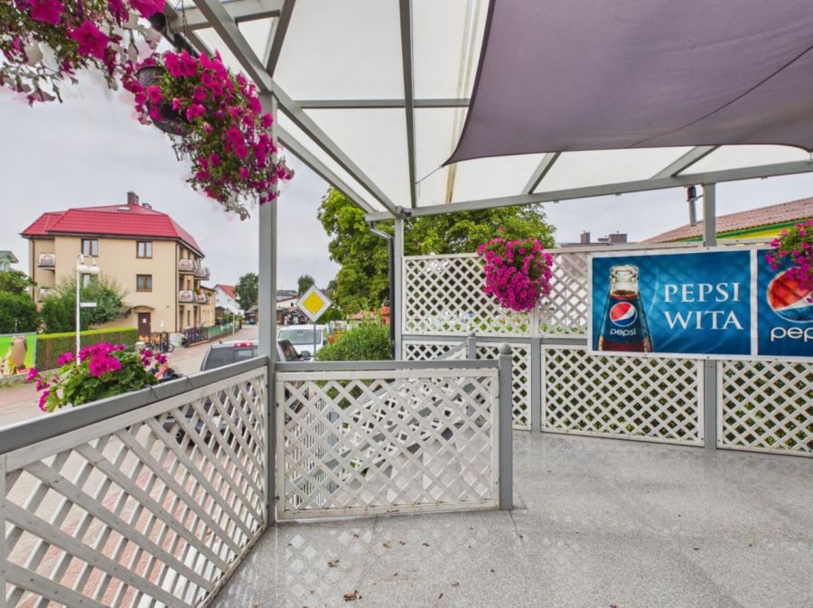 Bydynek gastronomiczny z pokojami - Rowy: zdjecie 99379298