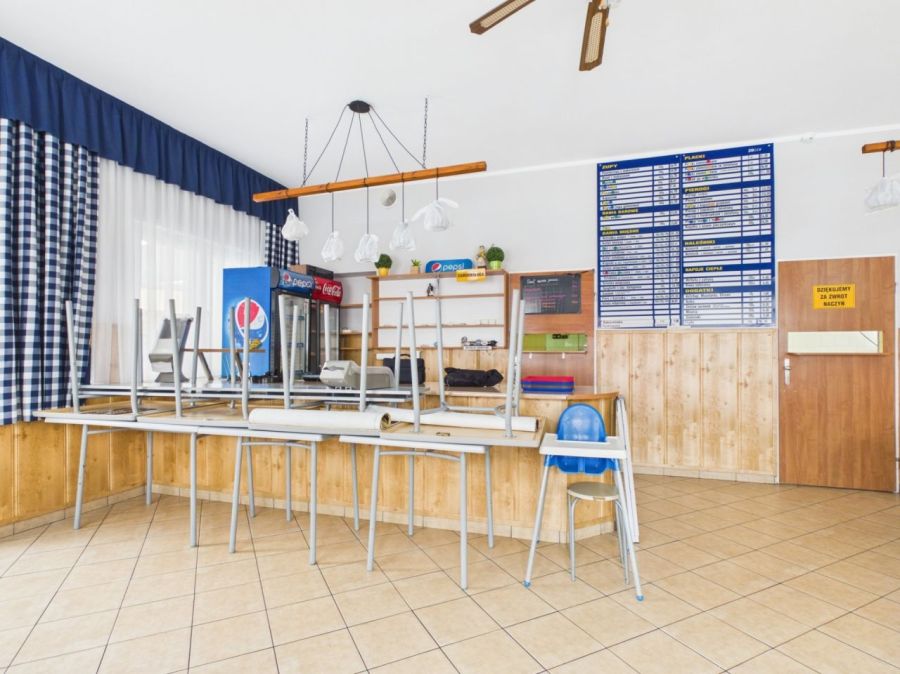 Bydynek gastronomiczny z pokojami - Rowy: zdjecie 99379299