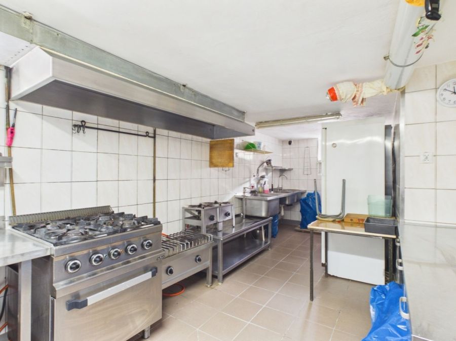 Bydynek gastronomiczny z pokojami - Rowy: zdjecie 99379303