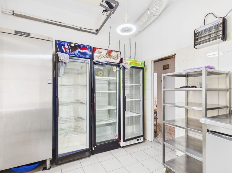 Bydynek gastronomiczny z pokojami - Rowy: zdjecie 99379307