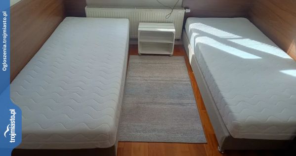 Materac gruby pianka 90x200 + stelaż super stan
