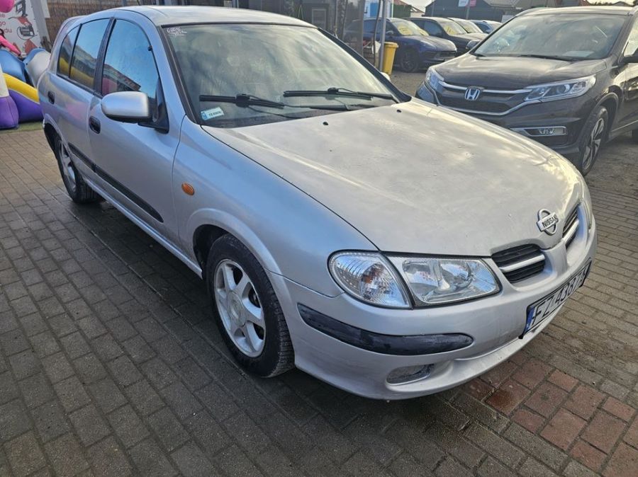 Nissan Almera