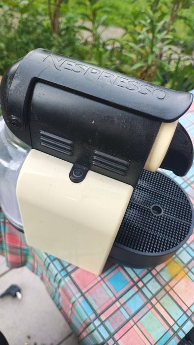 Ekspres do kawy Nespresso Inissia + kapsułki: zdjecie 99458022