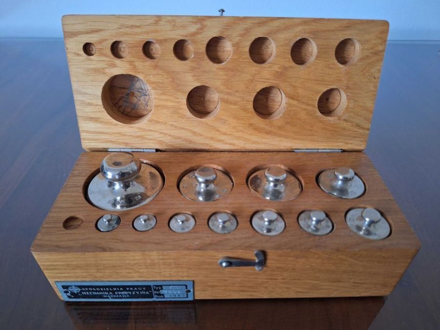 Zestaw 11 odważników w drewnianym etui Vintage Mechanika Precyzyjna: zdjecie 99460107