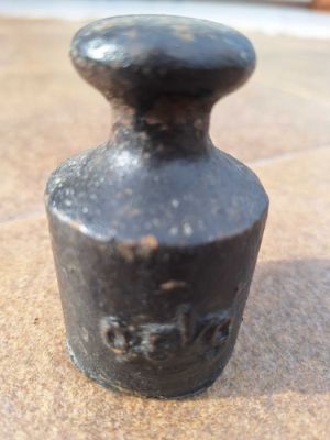 Stary odważnik do wagi ciężarek żeliwny 0,5kg vintage: zdjecie 66538681