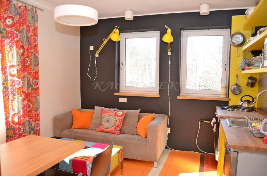Piętro domu - balkon - internet - niskie koszty