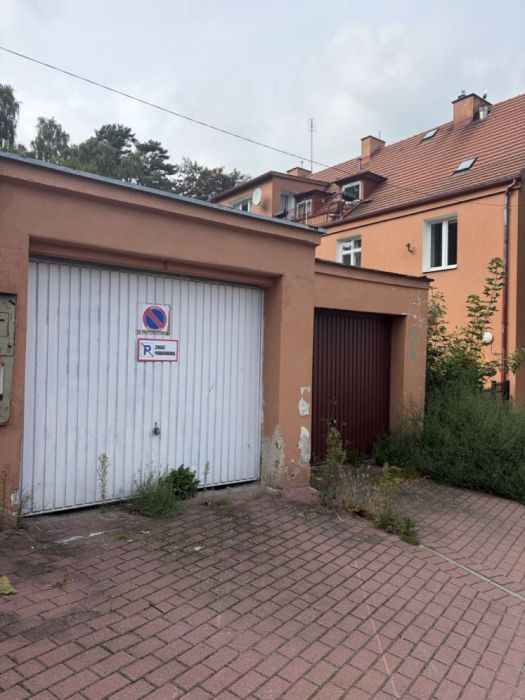 Murowany garaż 17 m&sup2; | Sopot Górny | Osobna KW