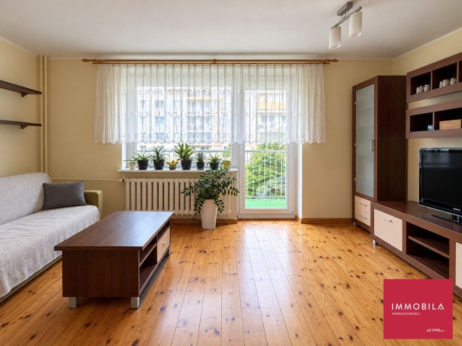 Karwiny kawalerka z osobną kuchnia, duży balkon