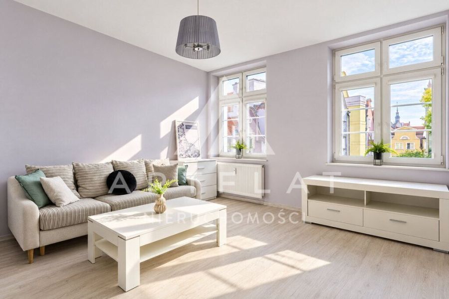 Stare Miasto/widok na ratusz i Bazylikę Mariacką