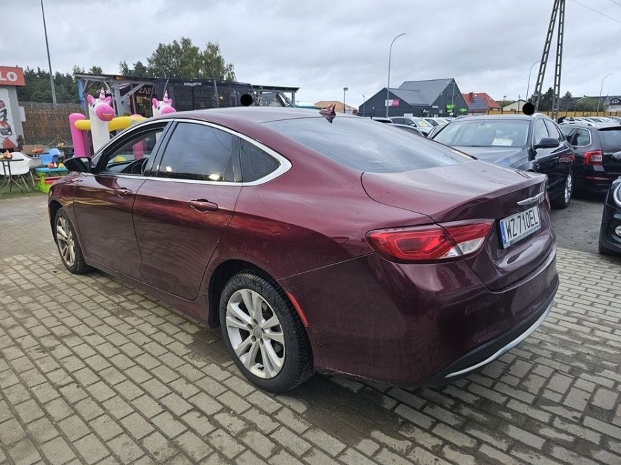 Chrysler 200