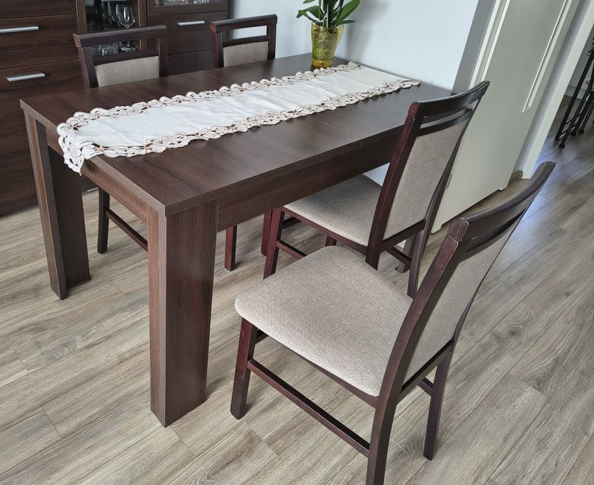 Stół z krzesłami: zdjecie 99509004