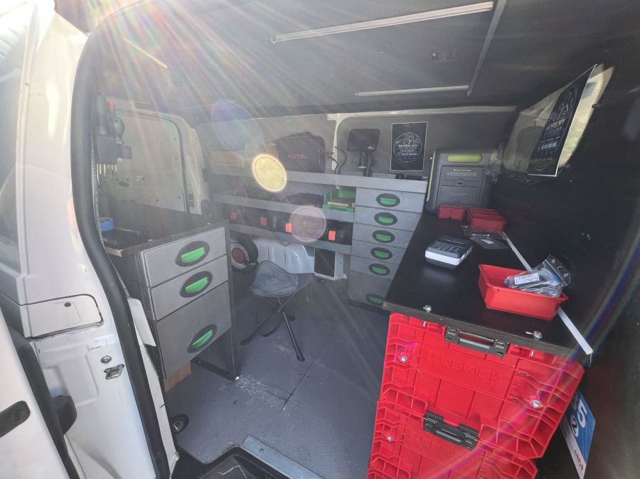 Awaryjne otwieranie aut, biur i mieszkań. Mobilny Ślusarz 24/7: zdjecie 99515513