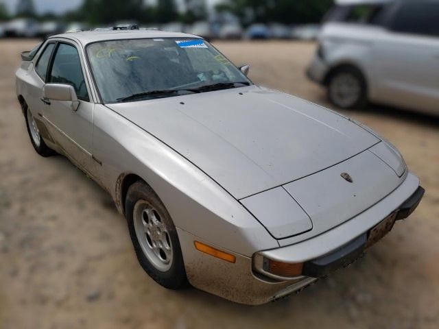 Porsche 944
