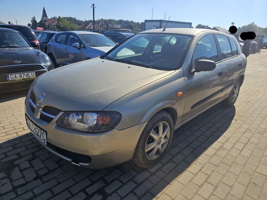 Nissan Almera