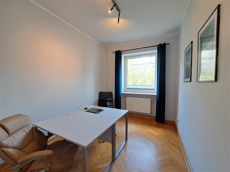 Świętojańska, lokal 3 pok., ok. 82 m2, na sprzedaż