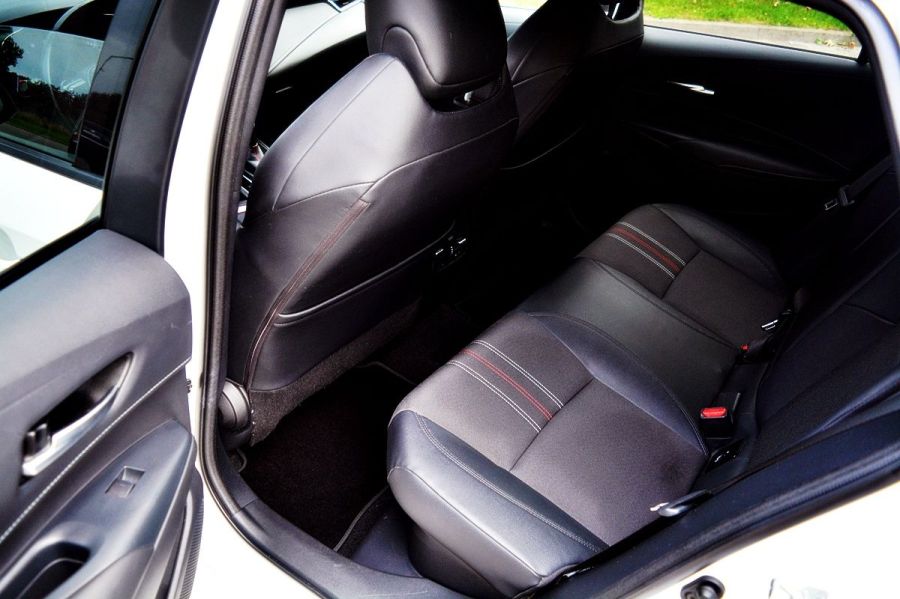 Toyota Corolla 2.0 Hybrid GR Sport: zdjecie 99532771