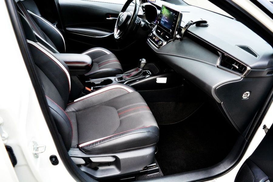 Toyota Corolla 2.0 Hybrid GR Sport: zdjecie 99532775
