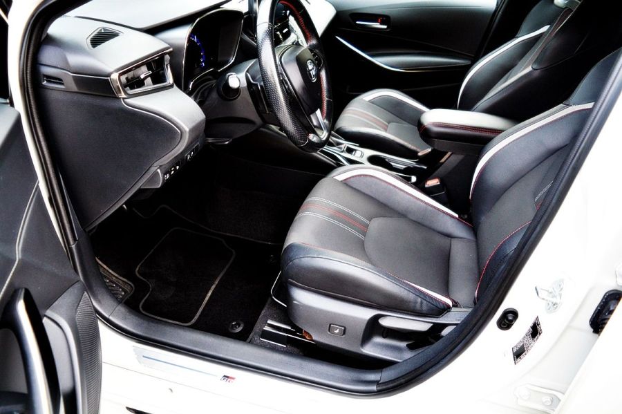 Toyota Corolla 2.0 Hybrid GR Sport: zdjecie 99532778