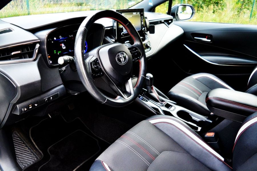 Toyota Corolla 2.0 Hybrid GR Sport: zdjecie 99532779
