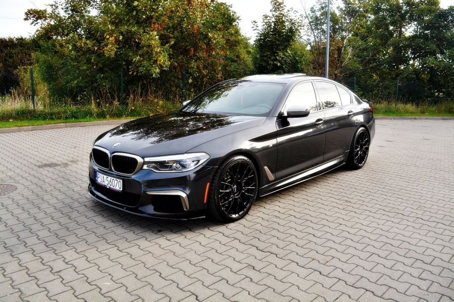 BMW Seria 5 M550i xDrive sport: zdjecie 99532843