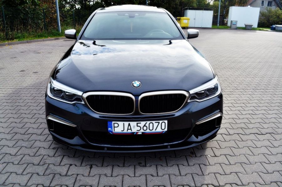 BMW Seria 5 M550i xDrive sport: zdjecie 99532852