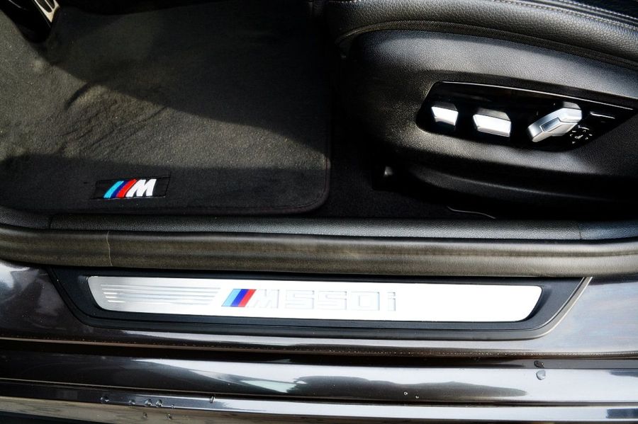 BMW Seria 5 M550i xDrive sport: zdjecie 99532855