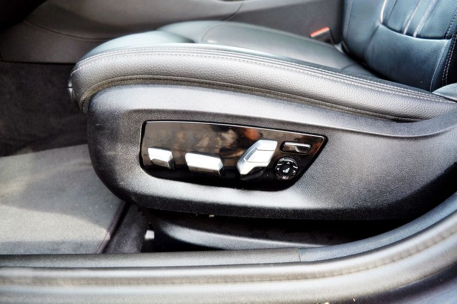 BMW Seria 5 M550i xDrive sport: zdjecie 99532856