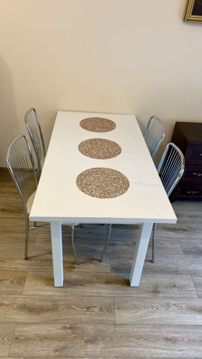 sprzedam stół z 4 krzesłami, stan idealny: zdjecie 99550710