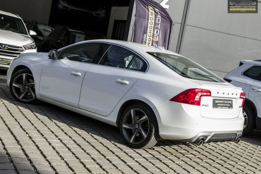 Volvo S60 D4 / R-design / Ledy / Virtual / Xenon / Navi / Gwarancja na Rok: zdjecie 99556717