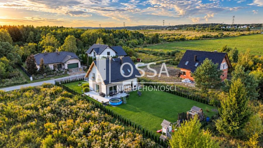 Dom Wolnostojący | 900 m Działki | Garaż: zdjecie 99558964