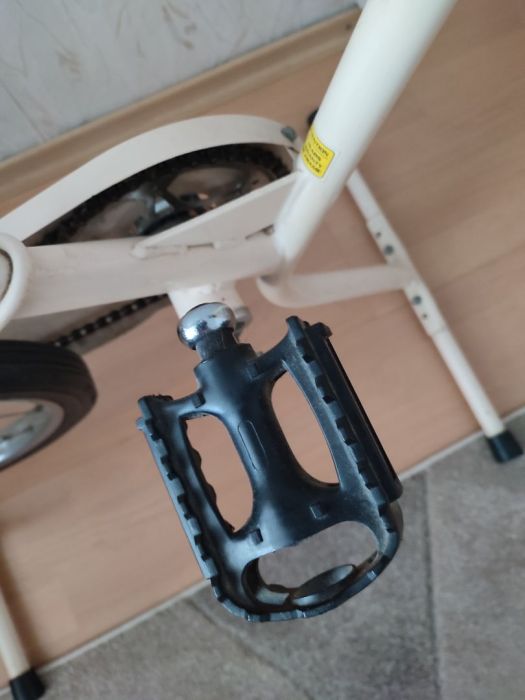 Rower stacjonarny z lat 90.: zdjecie 99561747