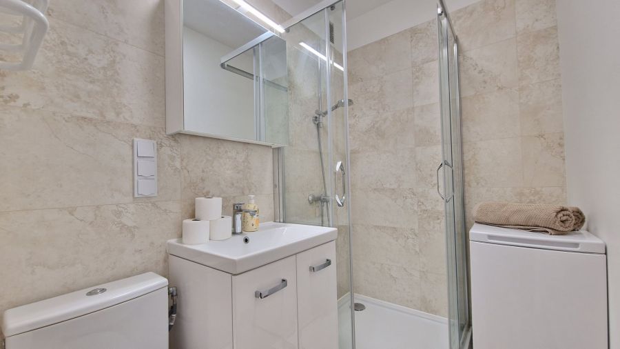 Duża kawalerka z balkonem, słoneczne, 300m plaża, do 31 maja: zdjecie 99565352