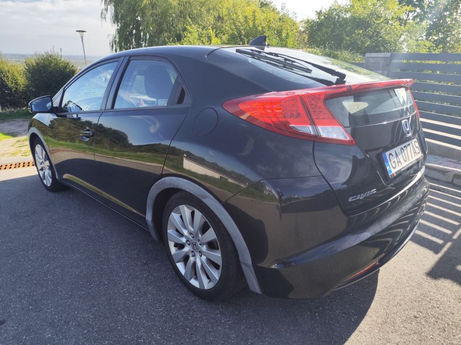 Honda Civic 1.8 i-VTEC Sport (gen. IX): zdjecie 99570058